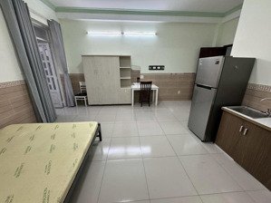 cho thuê phòng ban công 40m2 khu trung sơn, có thang máy, nt đầy đủ. 5,5 triệu/tháng