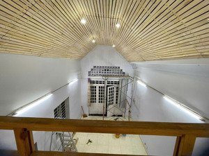 mình chính chủ cho thuê nhà nguyên căn 3 phòng gần ngả tư bình phước, đường xe hơi