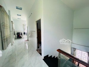 nhà mt đường gần vinhome nguyễn xiển, 7*20m, đường oto