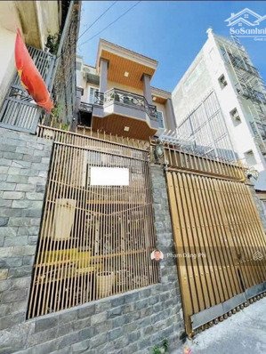 hxh - cách 1 căn ra mặt tiền - sát sân bay - nhà kết cấu cứng cáp - dòng tiền 40tr/tháng.