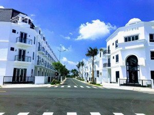 cần bán gấp nhà phố nguyên căn dự án sim city