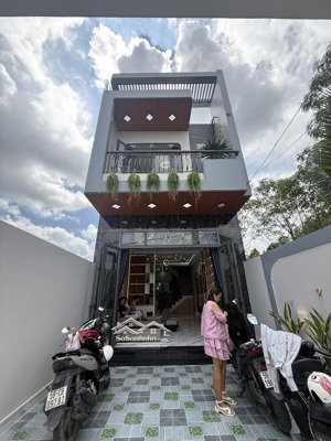 nhà mặt tiền phước lý full nội thất đường thông sát chợ bình chánh