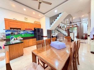 bán nhà đường láng, chủ cần bán gấp 45m², 5 tầng, 4 ngủ, ngõ nông gần phố, ba gác vào nhà