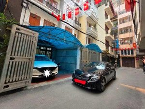 hạ giá 1 tỷ, bán gấp nhà ngõ 175 lạc long quân: 50m2 x 5t, thang máy ô tô, gần hồ, an sinh cực tốt