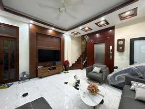 hơn 8 tỷ nhà 5 tầng thang máy phố minh khai, lô góc 2 thoáng, sdcc, full nội thất, 45m2