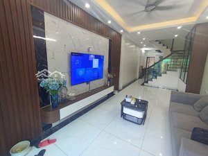 bán nhà riêng làng cổ đông ngạc, sát hồ, ô tô đỗ cửa, nhiều ánh sáng và thoáng mát.