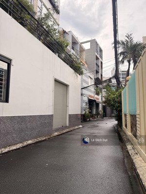 ngay phố thời trang trần quang diệu - phú nhuận, 4.8x10, 3 tầng có sân - 6. 75 tỷ.