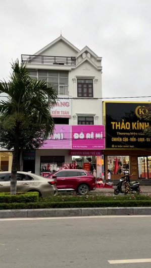 cho thuê tầng 1+2 mặt tiền trần hưng đạo, đồng hới, quảng bình hỗ trợ cải tạo theo nhu cầu