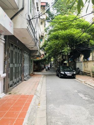 mặt ngõ kinh doanh - hoàng hoa thám : 58m2 5 tầng - oto tải đỗ cửa - nhà đẹp ở luôn.