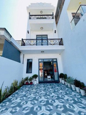 cho thuê nhà 1 trệt 2 lầu phường hiệp thành 4pn-3wc nội thất cao cấp