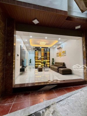 bán nhà phố lạc long quân, giá đầu tư, gần phố, sân vườn thoáng, 5 tầng 3pn, 68m2 có nhỉnh 10 tỷ.