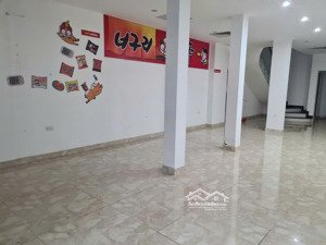 cho thuê mặt bằng showroom,văn phòng mặt phố mễ trì, mt 13.5m. lh 