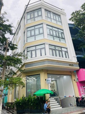 84,5 tỷ không tl, 5 tầng mặt tiền trần não, q2, dt:10 x 22m. hđt: 230tr.