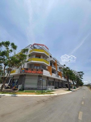 bán biệt thự lovera premier, 7,5 tỷ, 75m2, 6pn, 5wc, p phong phú, bình chánh, hcm