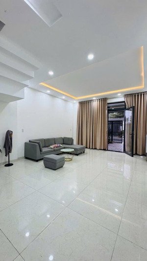 bán nhà 3 tầng,mỹ gia ( gói 3),vĩnh thái,dt 100 m2,hướng đông bắc,đường 12 m- giá 8,3 tỷ