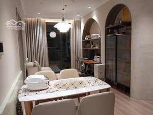 cho thuê cc masteri west height toà d, 60m2,2n2vs, full đồ xịn, đóng 3 cọc 1, vào ở ngay