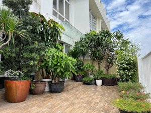 tôi cần bán căn penhosue sky garden 3 giá rẻ hơn thị trường 1 tỷ. lh 