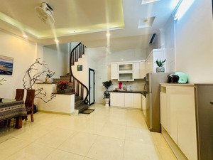 chính chủ bán nhà đất xuân đỉnh 30m2, 5 tầng, ô tô tránh, full nội thất căn cuối cùng chỉ 7.x