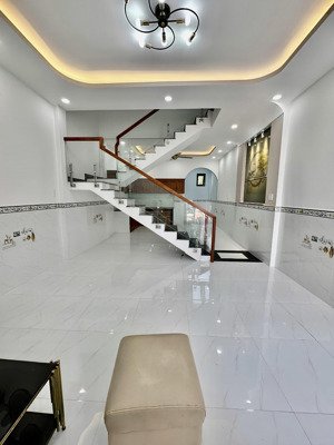 nhà đẹp ngay lê trọng tấn - dt: 4,5x12m - đúc 2 tầng - đường 5m thông - chỉ 4.x tỷ