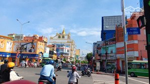 bán nhà mặt tiền lũy bán bích ,61m, 2 tầng, đang cho thuê 20tr/tháng ,chỉ 12.x tỷ