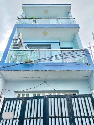 nhà 3 tầng, 4.4mx15.5m, gần hương lộ 2, 69m2, 4 phòng ngủ, hẻm xe hơi, chủ tự xây