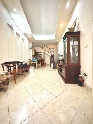 nhà mới hiểm phố duy tân -trung tâm cầu giấy-khu an ninh