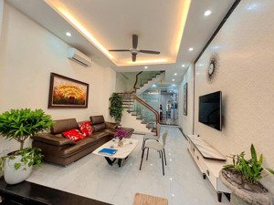 bán nhà văn cao ba đình, 45m², 5 tầng, lô góc 2 thoáng, ngõ nông gần phố, giá 9.1 tỷ