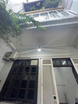 tt long biên 86,8m2, 4t mt 5m, sân trước 3m, cách nguyễn văn cừ chỉ vài bước chân, gía chỉ 9,3 tỷ