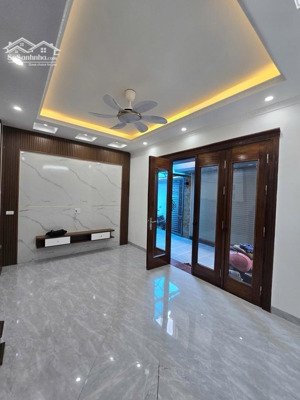 bác sĩ mai bán gấp nhà thụy phương 5 tầng, gần phố, gần chợ kẻ vẽ cho con du học anh, chỉ 7.3 tỷ