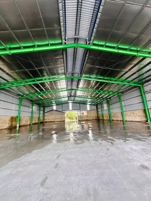 ### cho thuê xưởng sản xuất dt 2000m bến lức long an