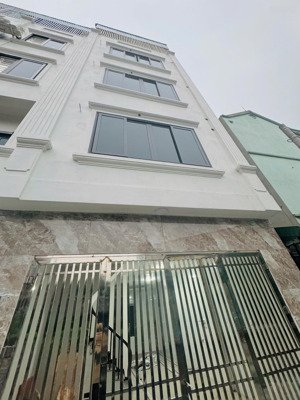 cho thuê nhà nguyên căn 9 phòng khép kín - thích hợp ở hộ gia đình , nhóm bạn địa chỉ : ngõ 51 n