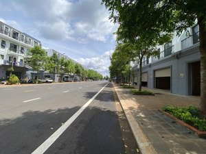 bán nhà 4 tầng siêu đẹp mặt tiền tôn đức thắng