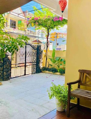 bán homestay ngay trung tâm phố cổ hội an gần chùa cầu - sẵn dòng tiền khách lưu trú