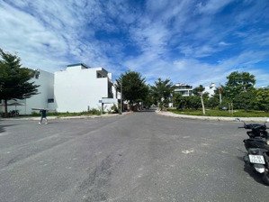 bán lô góc 2 mặt tiền đường thông đẹp đối diện công viên tại gói 5 kđt mỹ gia lh 