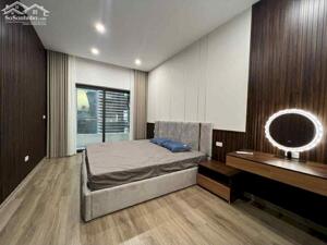 Cần bán nhà phố Nghi Tàm, 32m2, trung tâm Tây Hồ, gần phố 11.5 tỷ