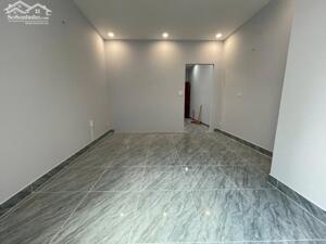 Cho thuê phòng ban công tách bếp quận 4 gần đại học luật, đh Nguyễn Tất thành