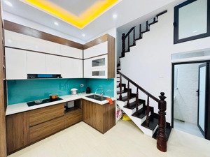 bán nhà trung phụng lô góc, vừa ở kết hợp kinh doanh,gần phố, ngõ 3 gác phi, mt 6m, kd, 45m2*5t