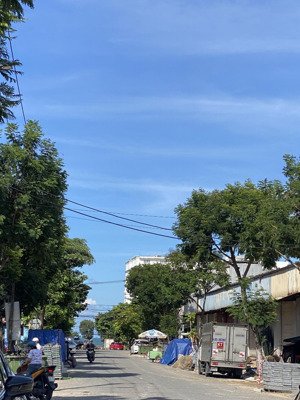 duy nhât 1 lô trần anh tông cách biển hơn 100m - 125m2 ngang 5m đường 10.5m zá 8.x tỷ