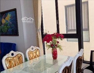 căn hộ 90 m2 có 2 pn , nội thất đầy đủ cho thuê giá 9tr5 tháng: lh 