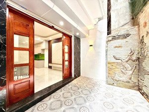 nhà ở đống đa - 6 tầng thang máy - nội thất hiện đại - gần hồ văn chương - 2 thoáng trước sau.