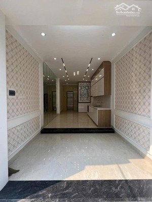 nhỉnh 6 tỷ có nhà xuân phương - 40m - 6tầng- oto đỗ cửa - thang máy