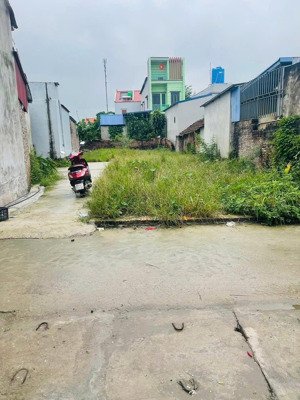 duy nhất 1 lô góc 2. mặt tiền đường 2 ô tô tránh nhau giá bán loanh chưa đến 2 tỷ tân minh -