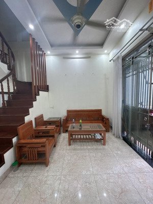 ngọc thuỵ - nhà dân xây - ôtô đỗ cổng - 4 ngủ - g!á êm hơn #7tỷ tl