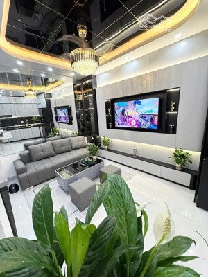 cần bán gấp ! nhà đẹp trần khát chân,oto đỗ cổng,ngõ thông, gần phố, chủ thiện chí 38m2 * 4t