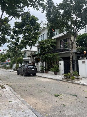 biệt thự hà đông 200 m2 4 tầng hoàn thiện đẹp long lanh giá hợp lý nhỉnh 33 tỷ