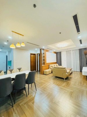 chủ nhà cần bán gấp căn 95m toà t18 time city 3pn giá 11 tỷ thu về.