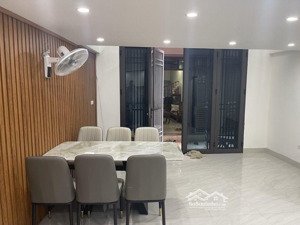 nhà đẹp ngõ nông 5m ra ô tô tránh đa sỹ _ 30m _7 tỷ.