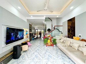 nhà 3 tầng st/ sân rộng- hxh huỳnh tấn phát- ngay nam long trần trọng cung