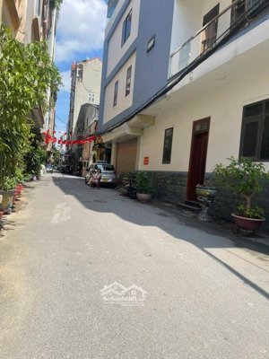 bán nhà phân lô cán bộ ngô quyền lô góc oto đỗ cửa sổ vuông a4