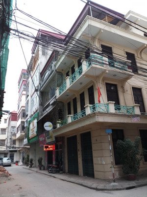bán nhà riêng đẹp, nhiều tiện ích tại số 6 ngõ 389, hoàng quốc việt, 72m2, 35 tỷ vnd